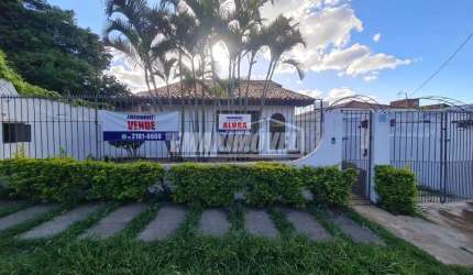 Casa para alugar em Jardim Santa Rosália de 336.00m² com 4 Quartos, 1 Suite e 4 Garagens