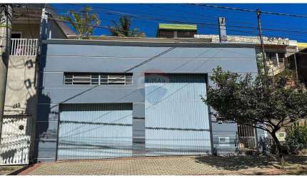 Casa para venda em Jardim Mirante de 248.00m² com 3 Quartos, 1 Suite e 5 Garagens
