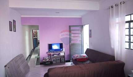 Casa para venda em Jardim Itália de 125.00m² com 2 Quartos e 2 Garagens