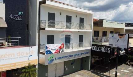 Prédio Comercial para venda em Centro de 691.00m² com 13 Quartos e 8 Garagens