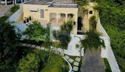 Casa de Condomínio para venda em Arujázinho I, Ii E Iii de 396.63m² com 4 Quartos, 4 Suites e 6 Garagens