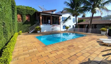 Casa para venda em Lindóia de 312.00m² com 5 Quartos, 1 Suite e 4 Garagens