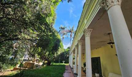 Casa para venda em Centro de 700.00m² com 4 Quartos, 4 Suites e 10 Garagens