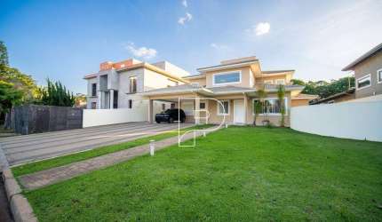 Casa de Condomínio para venda em Granja Viana de 400.00m² com 4 Quartos, 4 Suites e 9 Garagens