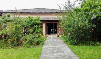 Casa de Condomínio para venda em Granja Viana de 260.00m² com 4 Quartos, 1 Suite e 4 Garagens