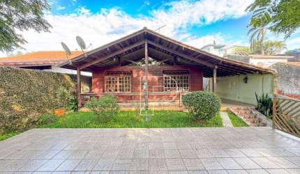 Casa para venda em Granja Viana de 381.00m² com 3 Quartos, 1 Suite e 3 Garagens