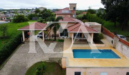 Casa para venda em Medeiros de 1613.00m² com 4 Quartos, 2 Suites e 2 Garagens