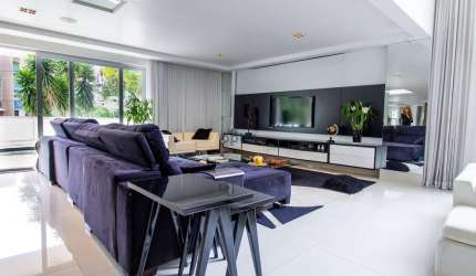 Casa para venda em Swiss Park de 780.00m² com 5 Quartos, 4 Suites e 5 Garagens
