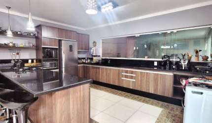 Casa para venda em Jardim Bonsucesso de 154.00m² com 3 Quartos, 1 Suite e 2 Garagens