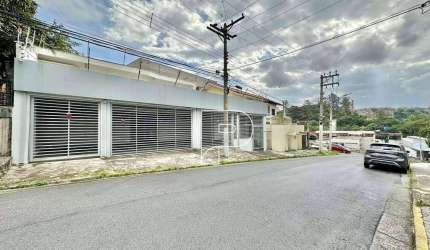 Prédio Comercial para venda e aluguel em Cotia de 405.00m² com 4 Garagens