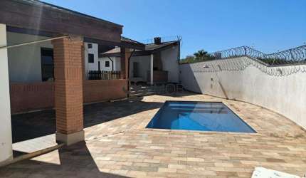 Casa para alugar em Jardim Santa Cruz de 248.00m² com 3 Quartos, 1 Suite e 3 Garagens