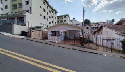 Casa para venda em Lindóia de 171.00m² com 3 Quartos, 1 Suite e 3 Garagens