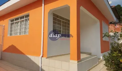 Excelente imóvel para renda no bairro Parada de Taipas com duas residências. Casa 1: com 3 dormitórios, sala, despensa, cozinha, banheiro, quintal gra