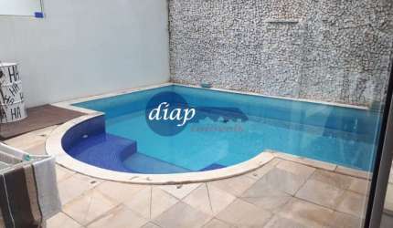 Excelente sobrado de alto padrão, com 3 níveis em condomínio fechado na Vila Albertina, com 5 dormitórios planejados, sendo 2 suítes, lavanderia com d