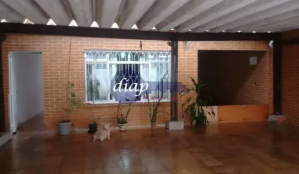 Ótima casa térrea na Vila Mazzei toda reformada em rua particular sem saída, com entrada lateral, 3 dormitórios, sendo 2 suítes, sala para 2 ambientes