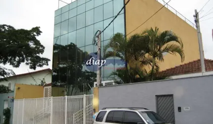 Excelente prédio na vila São Francisco, alto padrão com 3 pavimentos, 12 vagas de estacionamento, 15 salas em drywall e em vidro, 6 banheiros, 2 vesti