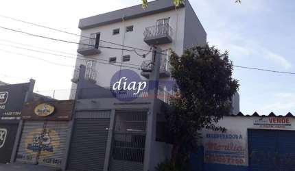 Ótimo apartamento no edifício Ricardo e Margareth com 2 dormitórios, cozinha, sala aconchegante, 1 banheiro, corredor amplo, área de serviço e 1 vaga