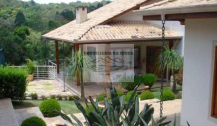 Casa à Venda em Condomínio na Serra da Cantareira, Mairiporã-SP: 3 Quartos, 3 Suítes, 4 Salas, 6 Banheiros, 6 Vagas, 470m².