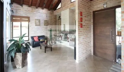 Imóvel à venda na Serrada Cantareira - SP: 3 quartos, 3 suítes, 3 salas, 5 banheiros, 3 vagas de garagem e 260m² de área!
