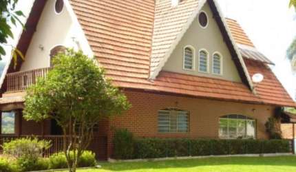 Imperdível! Casa à venda ou locação na Serra da Cantareira; 3 suítes, 3 salas, 4 banheiros, 6 vagas, 480m².