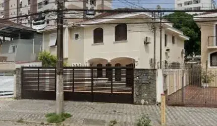 Sobrado com Piscina apenas 02 quadras da praia