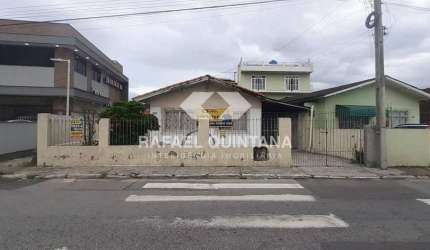 Casa Comercial à Venda, 3 Quartos, 3 Vagas, Kobrassol, São José - SC