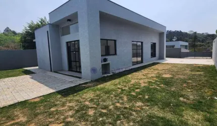 Casa térrea em Conjunto Village