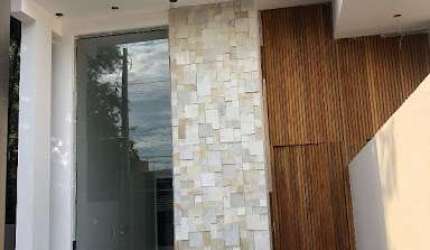 Casa Terrea com 03 Suítes em Atibaia