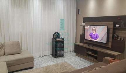 Casa para Venda em Mogi das Cruzes, Residencial Colinas, 3 dormitórios, 3 suítes, 4 banheiros, 2 vagas