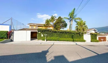 Casa com 3 dormitórios, sendo 02 suítes à venda, no Jardim do Lago em Atibaia/SP - CA3050