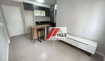 Apartamento reformado com móveis planejados com 2 dormitórios, vaga e lazer completo no Bairro do Limão
