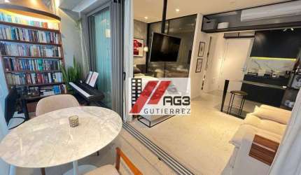 Studio completamente mobiliado com estrutura de hotel, varanda e vaga de garagem ao lado da Avenida e Metrô Faria Lima