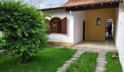 Jockey: casa com quintal amplo, composto por 2 quartos