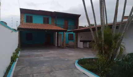 Parque Tropical: casa com 04 quartos, 03 banheiros