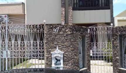 Parque Tarcísio Miranda: casa dois andares com 03 quartos, sendo 01 suíte