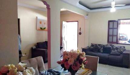 Casa duplex com 4 quartos