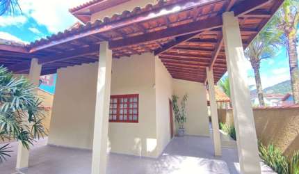 Sobrado com piscina