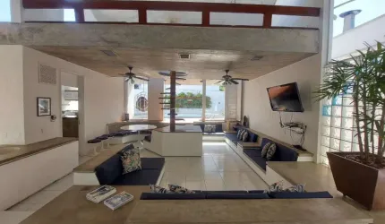 Praia do Lázaro - Casa em condomínio fechado a poucos metros do mar
