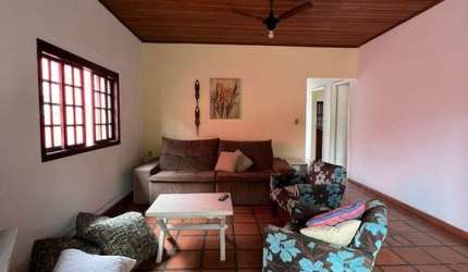 Linda casa com 4 dormitórios na Barra da Lagoa! LOCALIZAÇÃO PRIVILEGIADA!!!