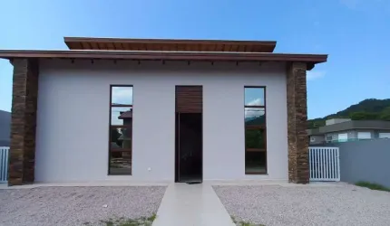CASA MARAVILHOSA NO CONDOMÍNIO CAPITANIAS