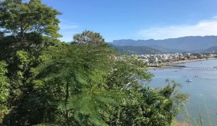 Magnífica casa com vista espetacular da orla do Itaguá