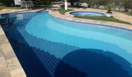 Excelente casa em condomínio fechado de frente para o mar na Praia Grande!