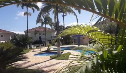 Casa alto padrão em condomínio fechado de frente para o mar na Praia Grande!