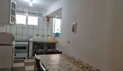 Apartamento térreo na Praia Prande, 2 dormitórios . Piscina. Garagem.