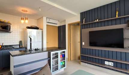 Apartamento alto padrão em maravilhoso condomínio frente mar.