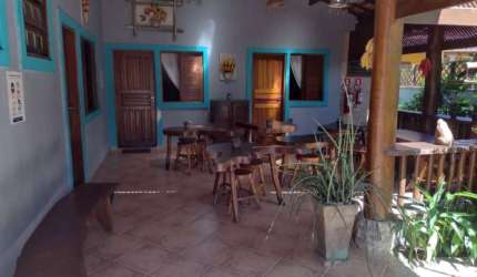 Charmosa Pousada na Vila Itamambuca (PORTEIRA FECHADA)