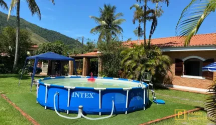 Excelente Casa na Maranduba com terreno de 1000 metros a 400 metros da Praia.