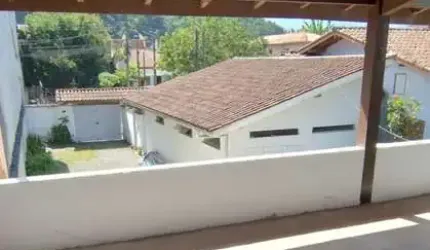 CASA COM 3 DORMITÓRIOS + EDÍCULA
