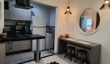 Apartamento com 02 dormitórios, sendo 01 suíte, em empreendimento com lazer completo e vista para o mar.