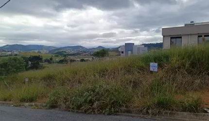 Lote de 220 m² no Parque Pousada